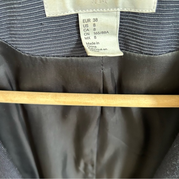 H&M Blazer - Picture 3 of 5